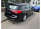Ford Focus 1.5 Tdci EcoBlue Turnier Cool & Connect
