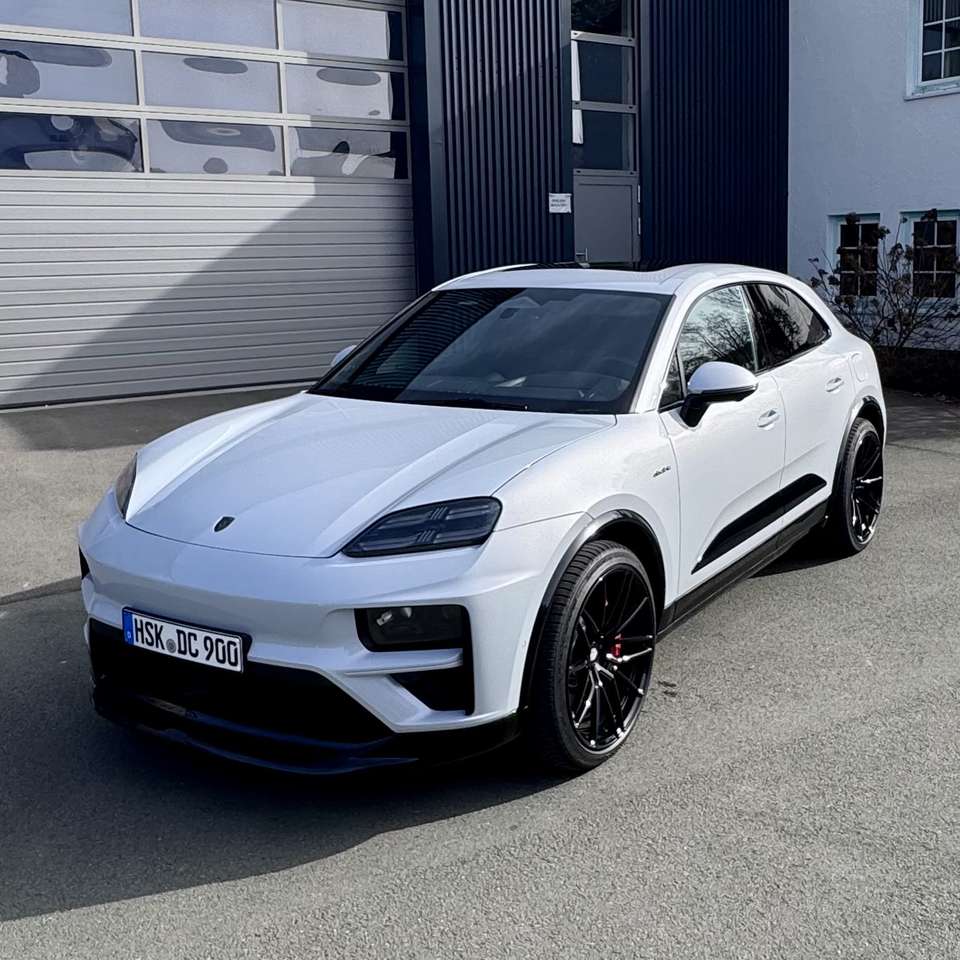Second hand Porsche Macan Turbo