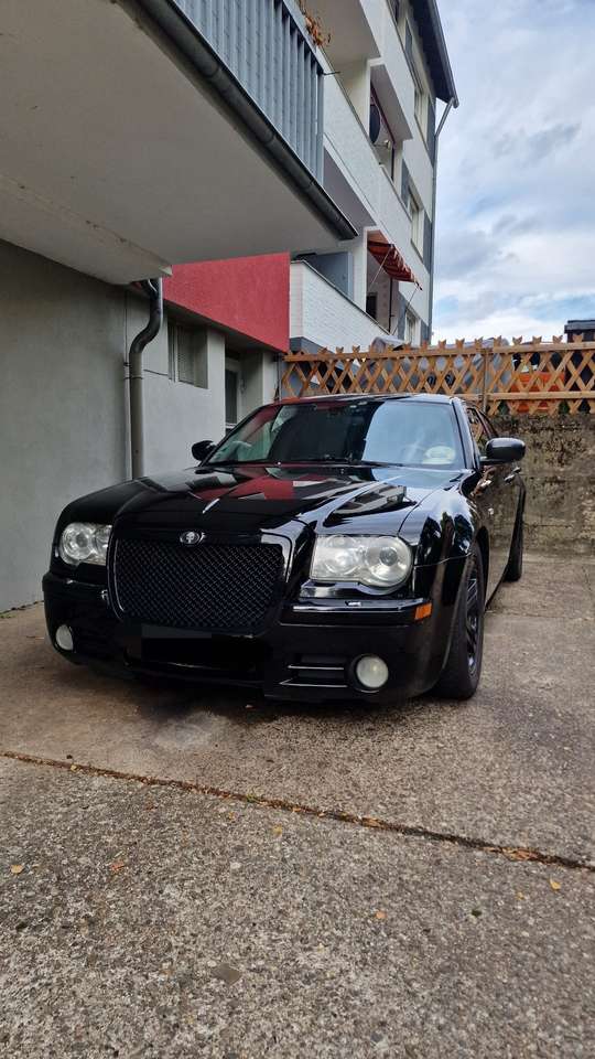 Second hand Chrysler 300 