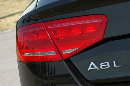 Audi A8 L W12 - High End