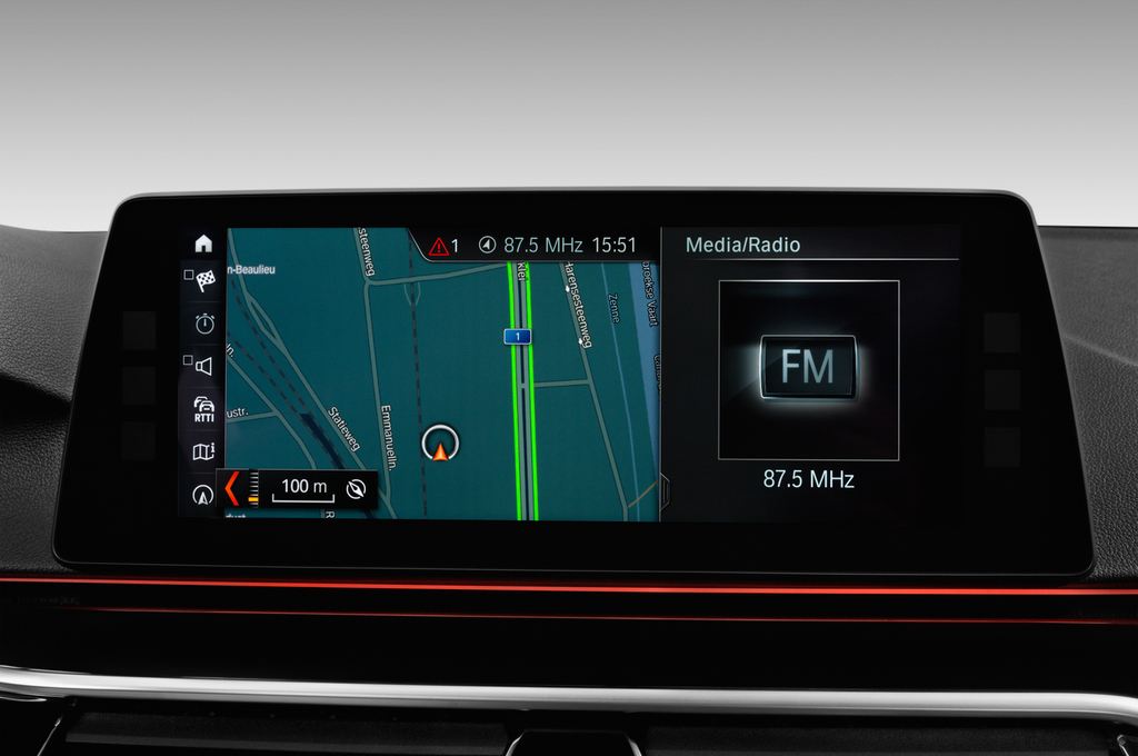 BMW 5 Series (Baujahr 2017) Sport Line 4 Türen Radio und Infotainmentsystem
