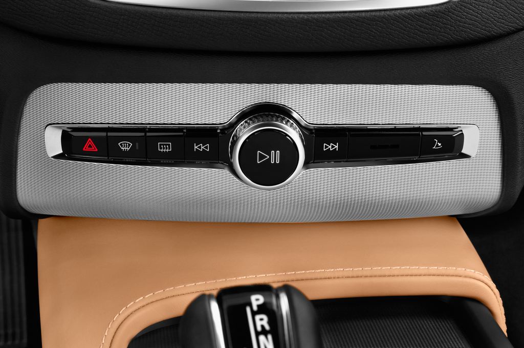 Volvo XC90 (Baujahr 2015) Inscription 5 Türen Temperatur und Klimaanlage