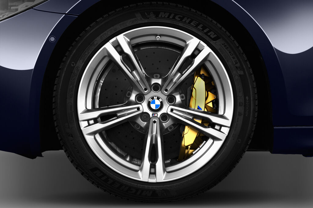 BMW M5 Competition (Baujahr 2019) Base 4 Türen Reifen und Felge