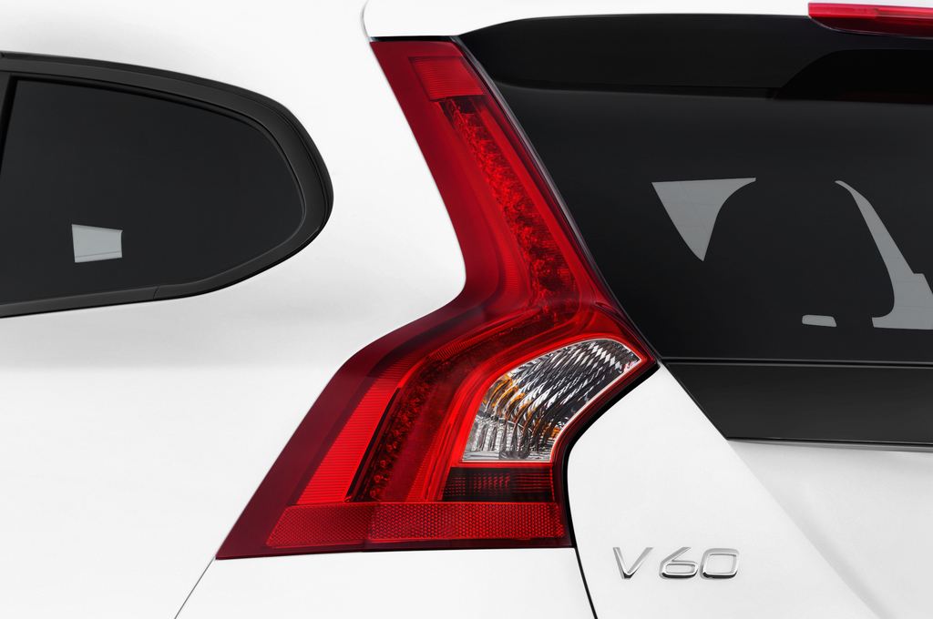 Volvo V60 Cross Country (Baujahr 2017) Summum 5 Türen Rücklicht