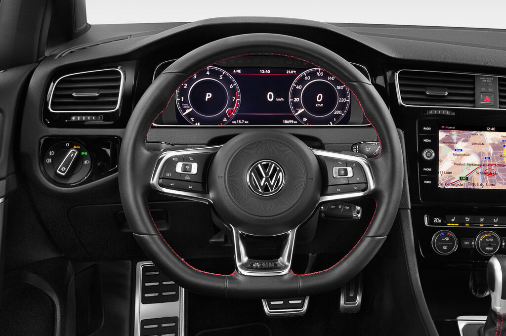 Volkswagen Golf GTI Performance (Baujahr 2018) - 5 Türen Lenkrad
