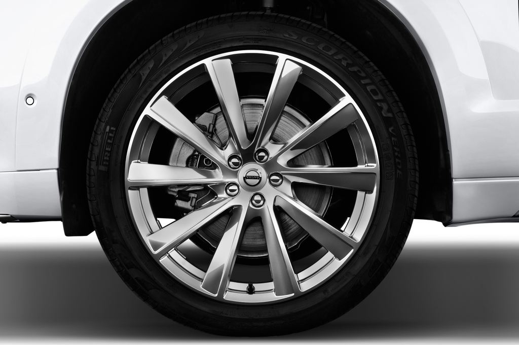 Volvo XC90 (Baujahr 2015) Inscription 5 Türen Reifen und Felge