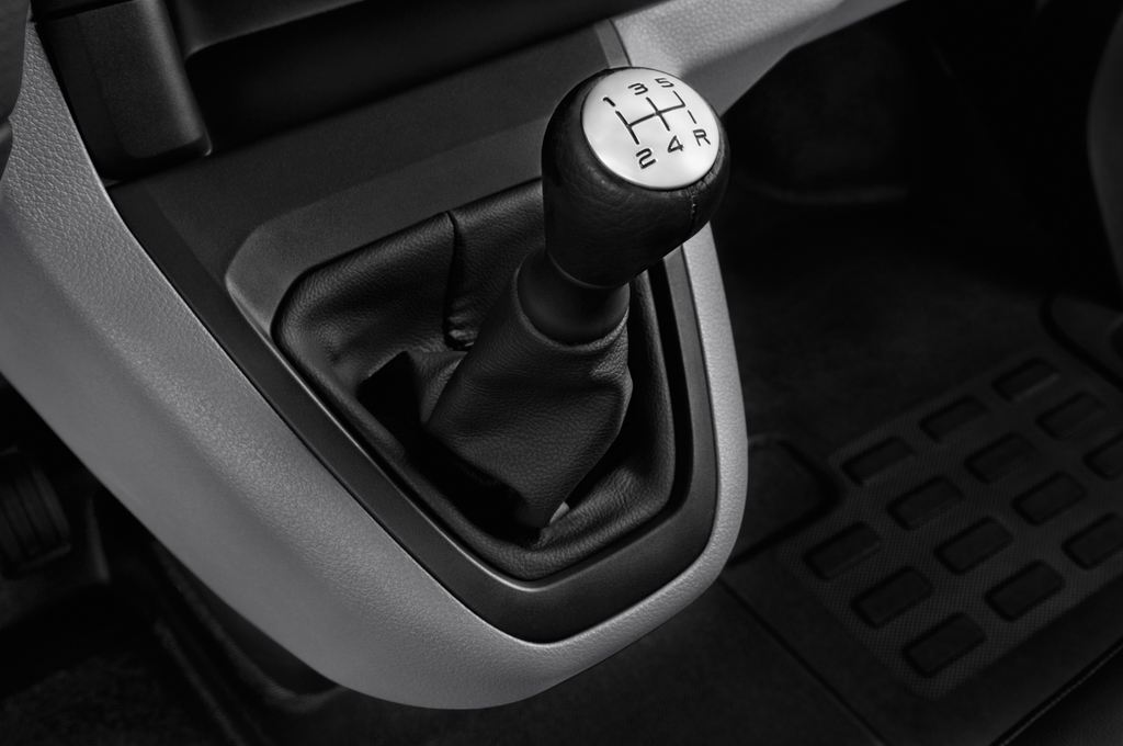 Toyota Proace (Baujahr 2016) Comfort 4 Türen Schalthebel