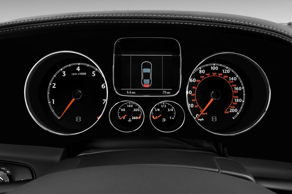Bentley Continental GT (Baujahr 2010) - 2 Türen Tacho und Fahrerinstrumente