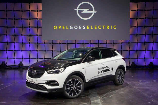 Opel Corsa-e und Grandland X Hybrid4 - Doppelte Elektro-Weltpremiere