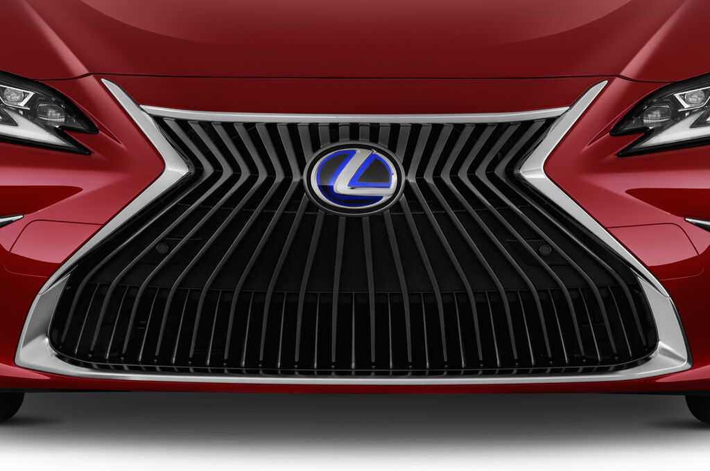 Lexus ES (Baujahr 2019) Luxury Line 4 Türen Kühlergrill und Scheinwerfer