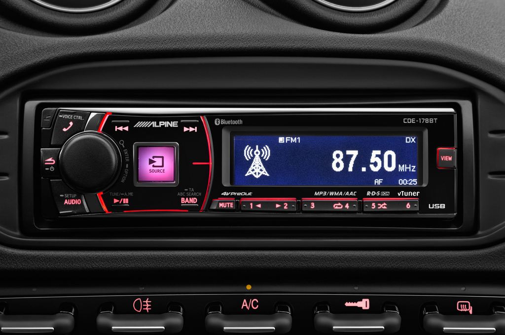 Alfa Romeo 4C (Baujahr 2017) - 2 Türen Radio und Infotainmentsystem