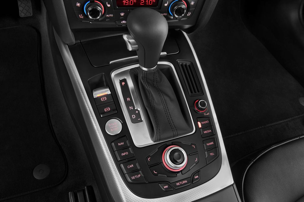 Audi A5 (Baujahr 2011) - 5 Türen Schalthebel