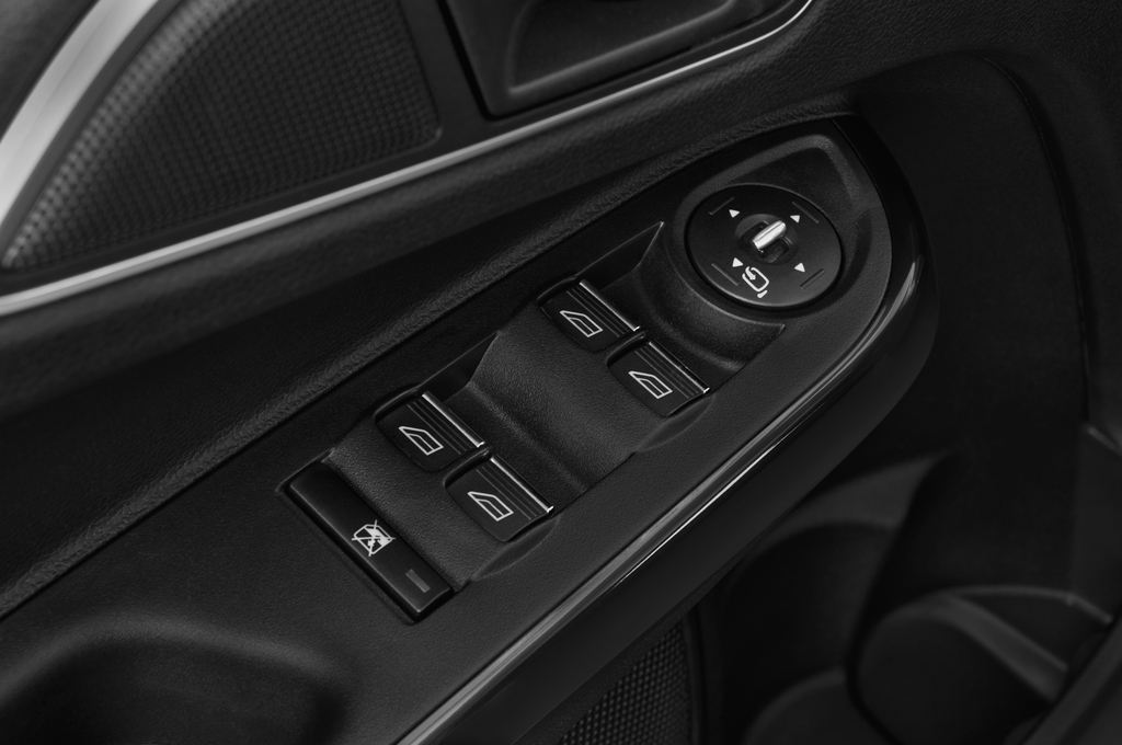 Ford B-Max (Baujahr 2013) Titanium 5 Türen Bedienungselemente Tür