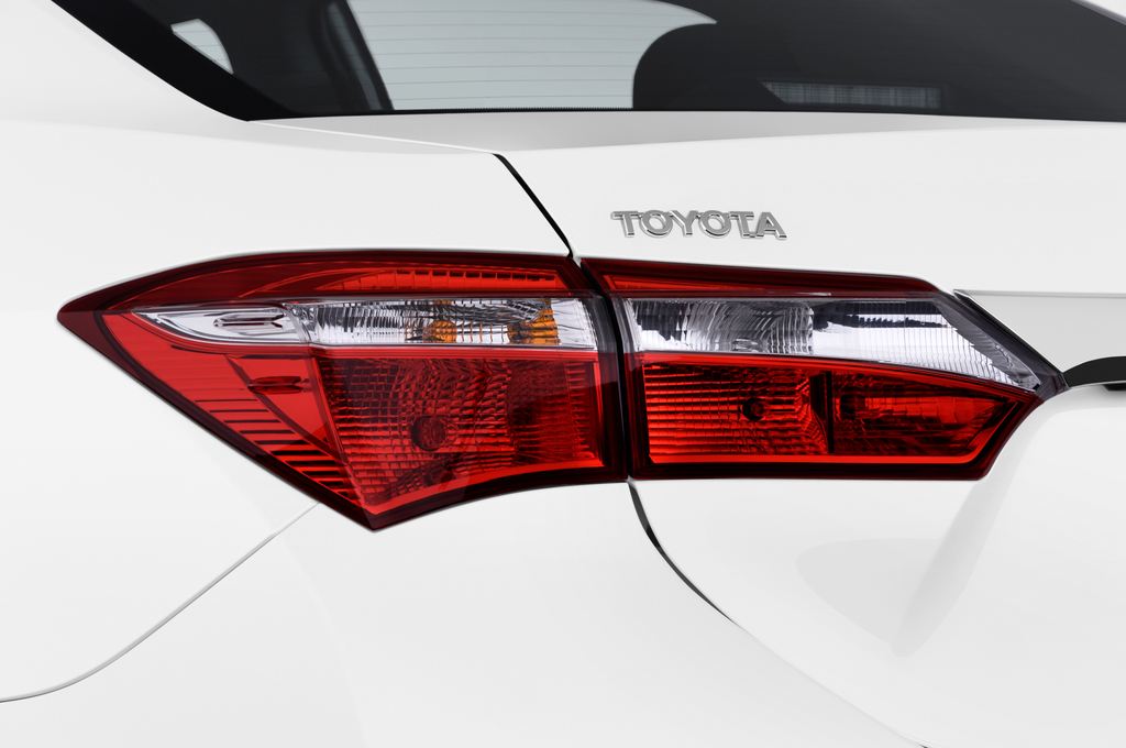 Toyota Corolla (Baujahr 2015) Comfort 4 Türen Rücklicht