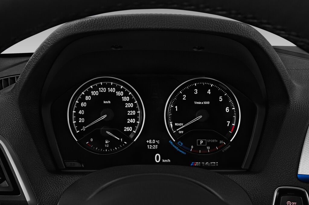 BMW 1 Series (Baujahr 2018) - 5 Türen Tacho und Fahrerinstrumente