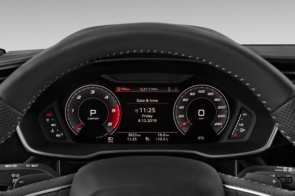 Audi Q3 Sportsback (Baujahr 2020) S Line 5 Türen Tacho und Fahrerinstrumente