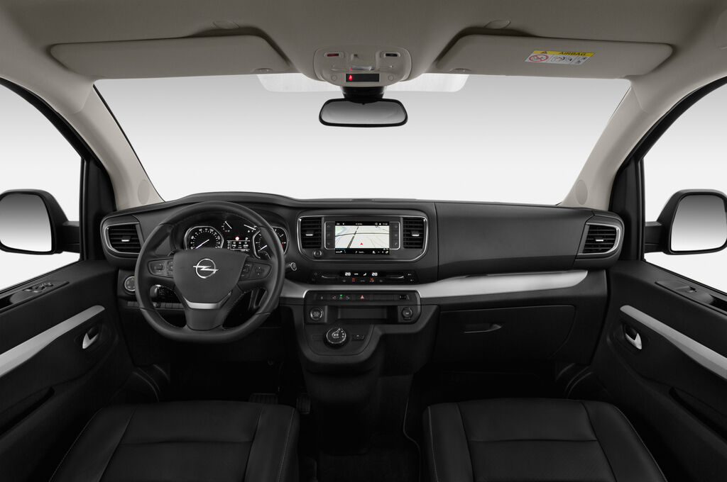 Opel Zafira Life (Baujahr 2019) Innovation 5 Türen Cockpit und Innenraum