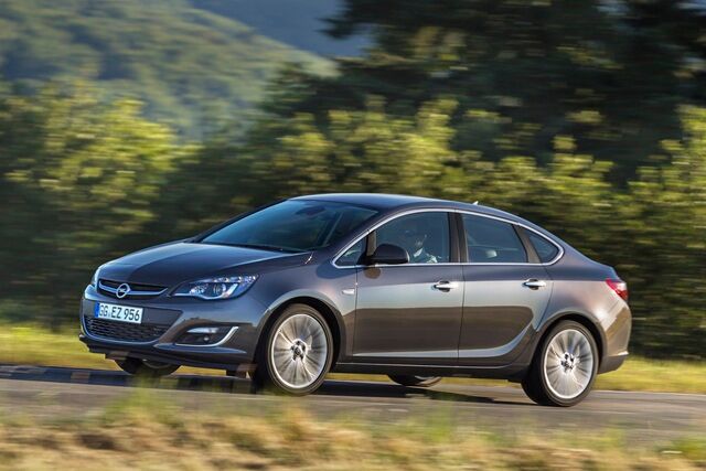 Opel Astra Limousine - Markteinführung nach Moskau-Premiere