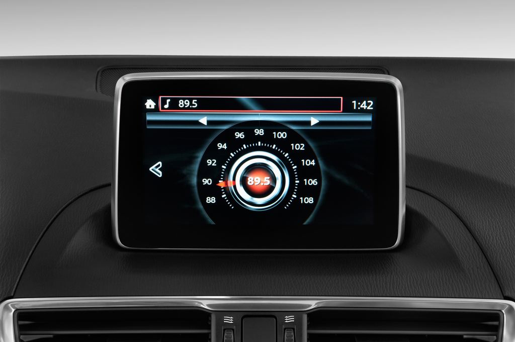 Mazda Mazda3 (Baujahr 2014) Sports-Line 4 Türen Radio und Infotainmentsystem