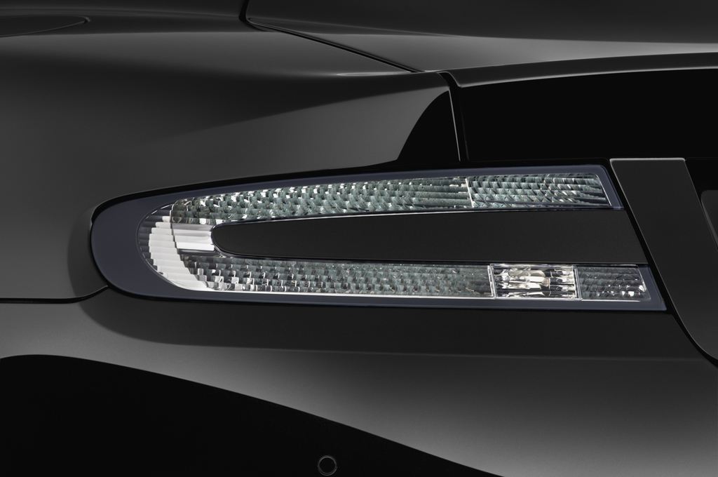 Aston Martin Virage (Baujahr 2012) - 2 Türen Rücklicht