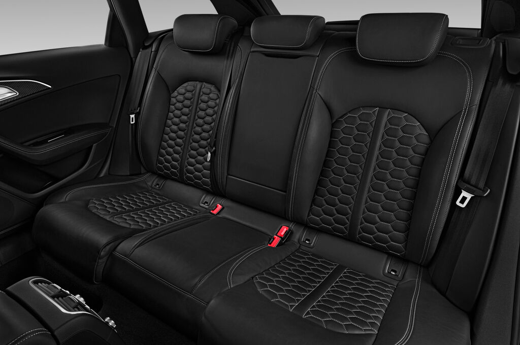 Audi RS 6 Avant (Baujahr 2019) - 5 Türen Rücksitze