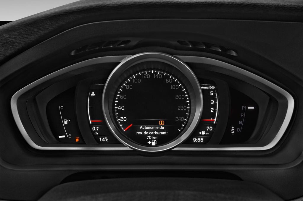 Volvo V40 Cross Country (Baujahr 2017) - 5 Türen Tacho und Fahrerinstrumente