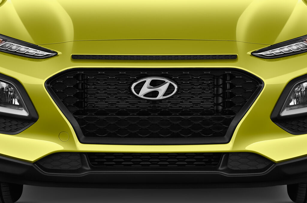 Hyundai Kona (Baujahr 2018) Select 5 Türen Kühlergrill und Scheinwerfer
