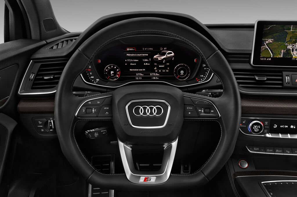 Audi SQ5 (Baujahr 2018) - 5 Türen Lenkrad