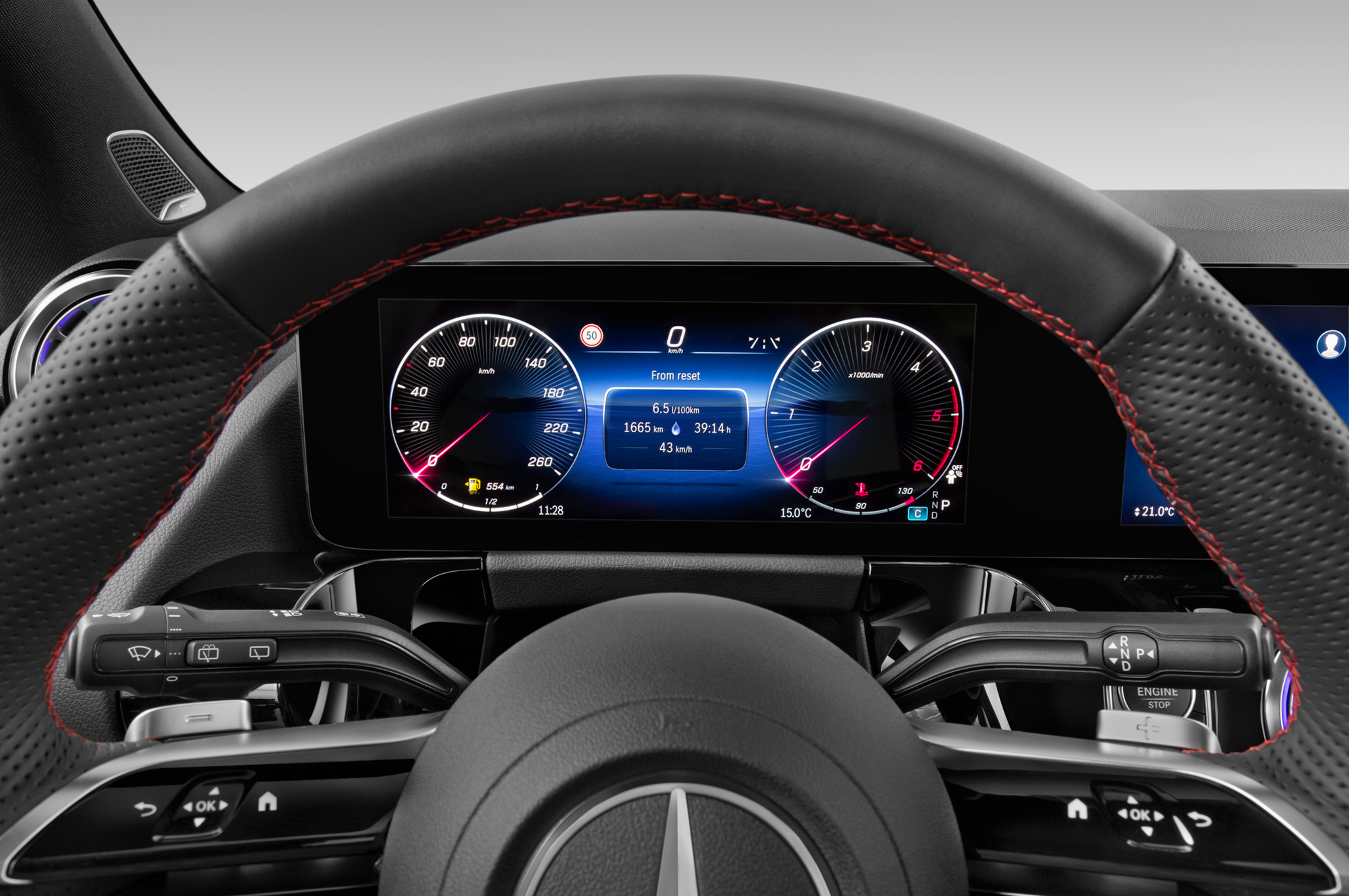 Mercedes GLA (Baujahr 2024) 200d AMG LIne 5 Türen Tacho und Fahrerinstrumente