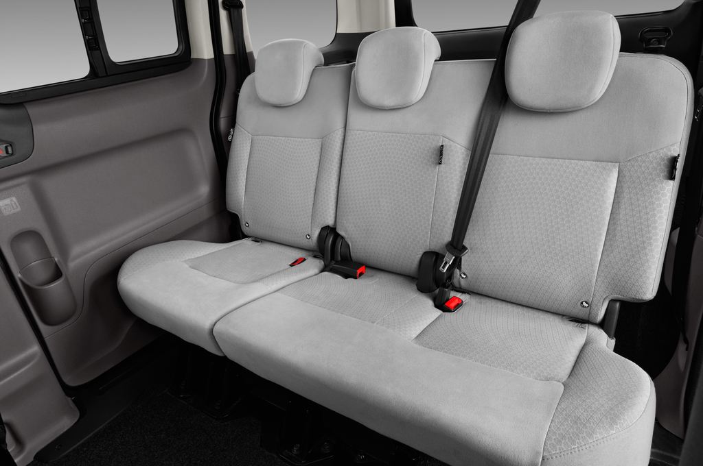 Nissan E-NV200 Evalia (Baujahr 2016) Tekna 5 Türen Rücksitze