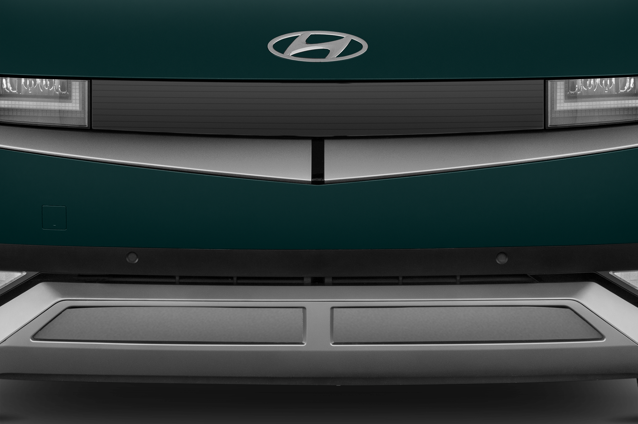 Hyundai Ioniq 5 (Baujahr 2022) - 5 Türen Kühlergrill und Scheinwerfer