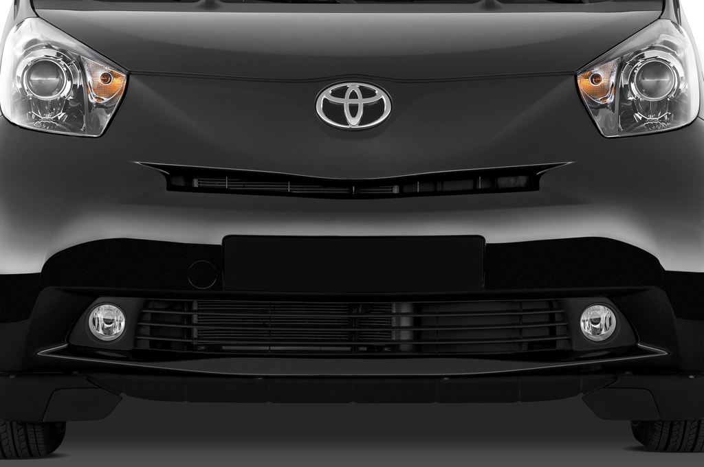 Toyota IQ (Baujahr 2010) + 3 Türen Kühlergrill und Scheinwerfer