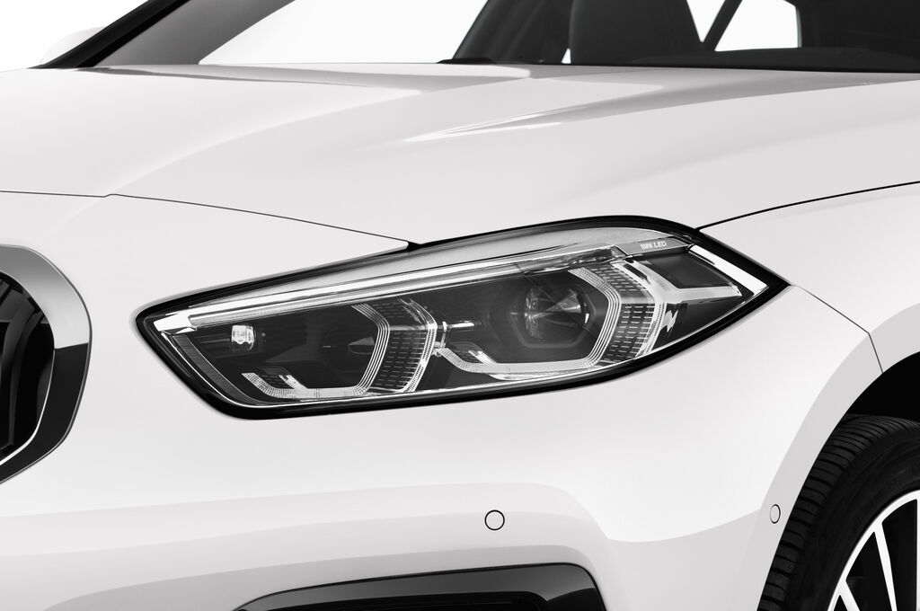 BMW 1 Series (Baujahr 2020) Sport Line 5 Türen Scheinwerfer