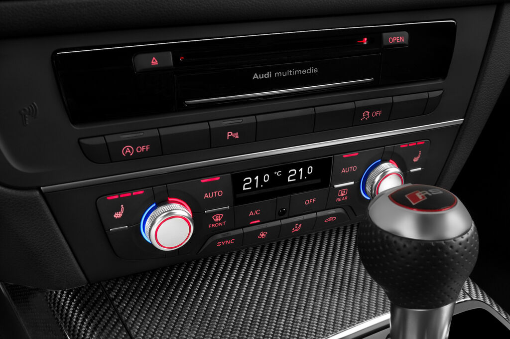 Audi RS 6 Avant (Baujahr 2019) - 5 Türen Temperatur und Klimaanlage