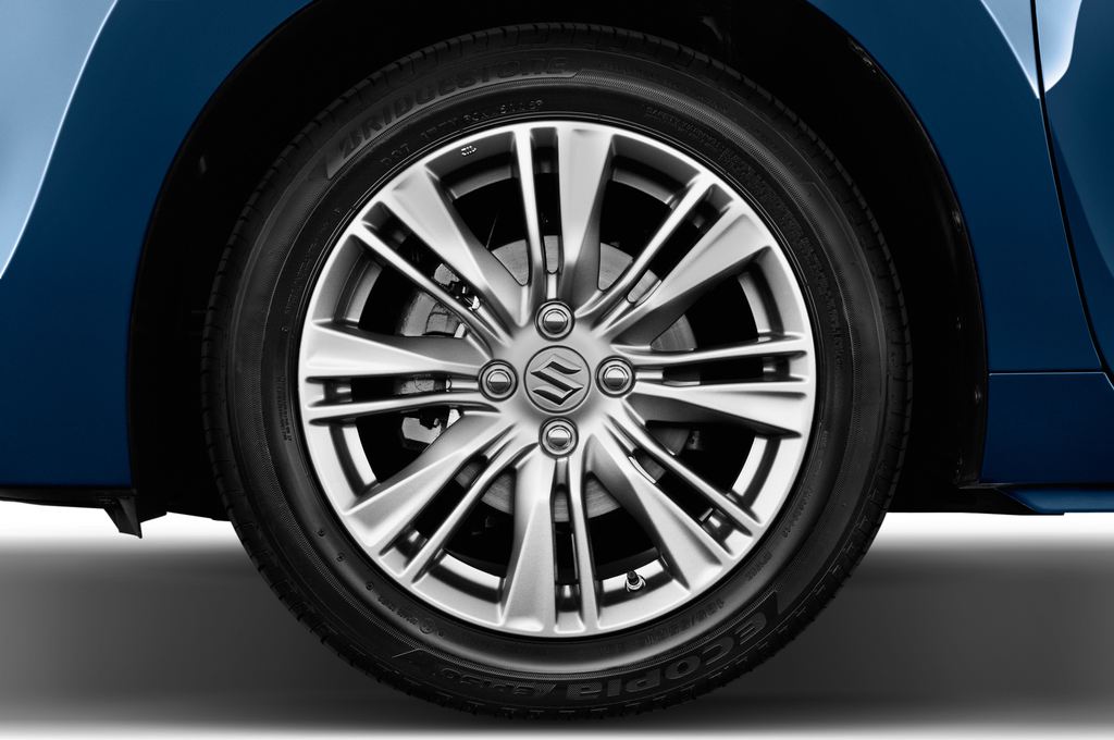 Suzuki Baleno (Baujahr 2016) Club 5 Türen Reifen und Felge