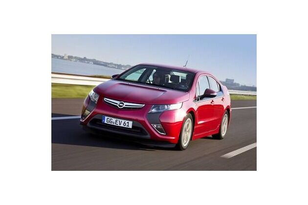 Fahrbericht Opel Ampera: Eilige Steckdosensuche nicht nötig
