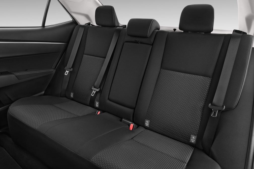 Toyota Corolla (Baujahr 2015) Comfort 4 Türen Rücksitze