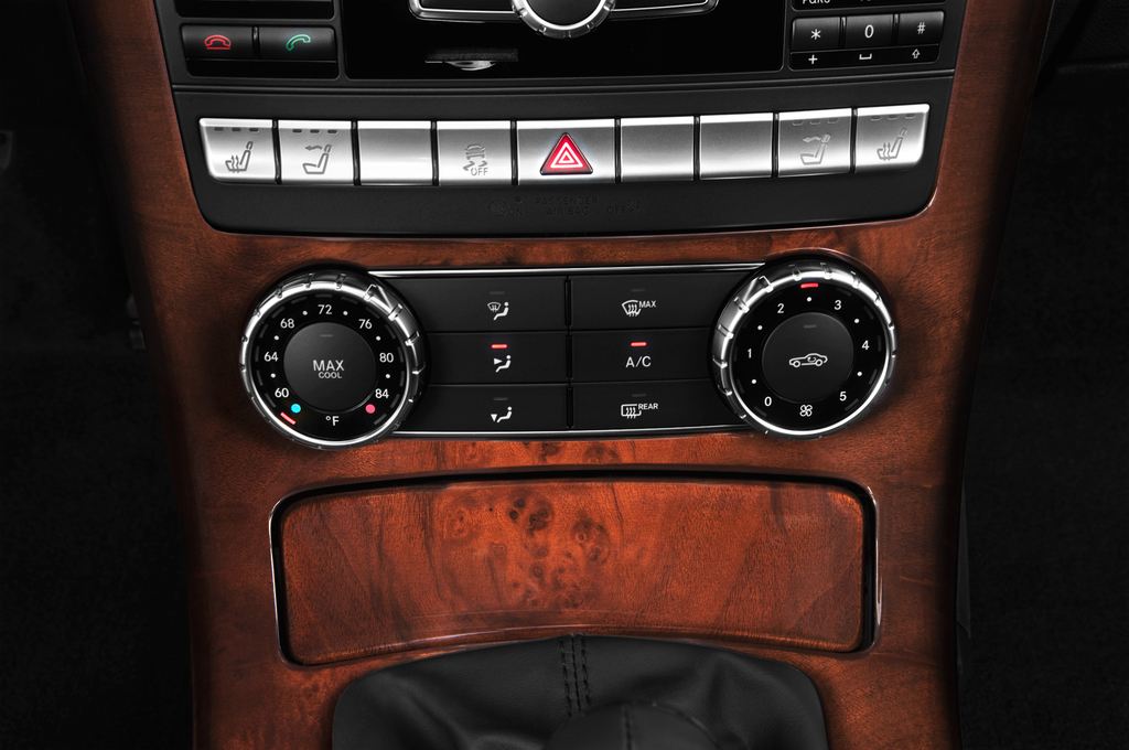 Mercedes SLK (Baujahr 2012) SLK 350 BlueEFFICIENCY 2 Türen Temperatur und Klimaanlage