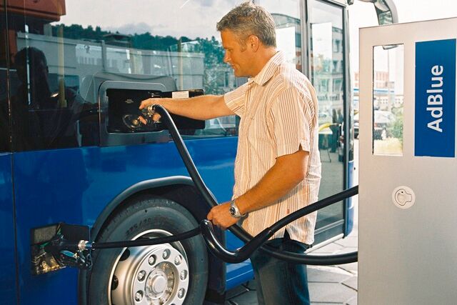Harnstoff an der Tankstelle - Neue Zapfsäule für Diesel-Fahrer