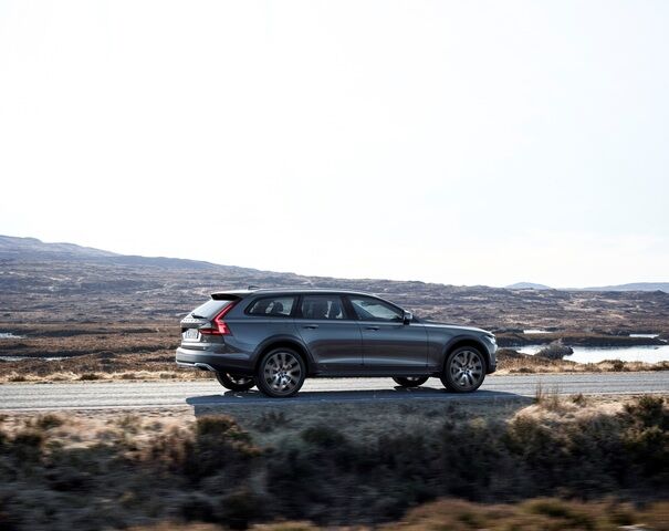 Volvo V90 Cross Country - Allrad-Kombi kostet 56.000 Euro