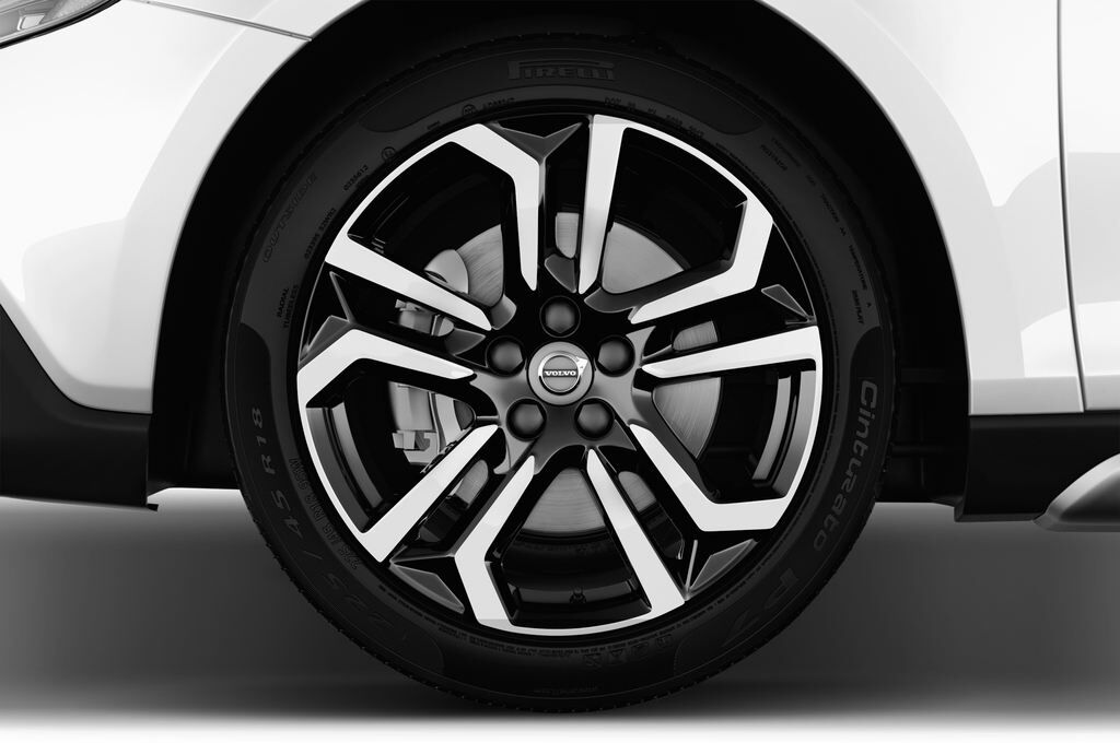Volvo V40 Cross Country (Baujahr 2017) - 5 Türen Reifen und Felge
