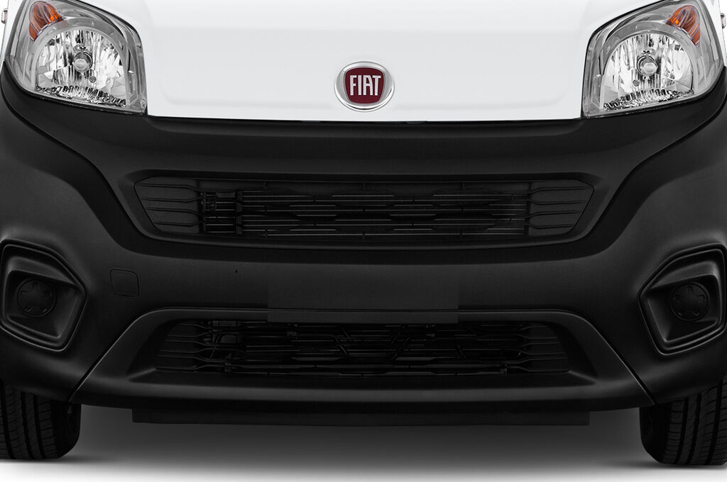 FIAT Fiorino Combi (Baujahr 2018) Basis 5 Türen Kühlergrill und Scheinwerfer