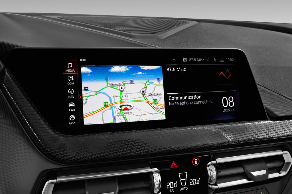 BMW 1 Series (Baujahr 2020) Sport Line 5 Türen Radio und Infotainmentsystem