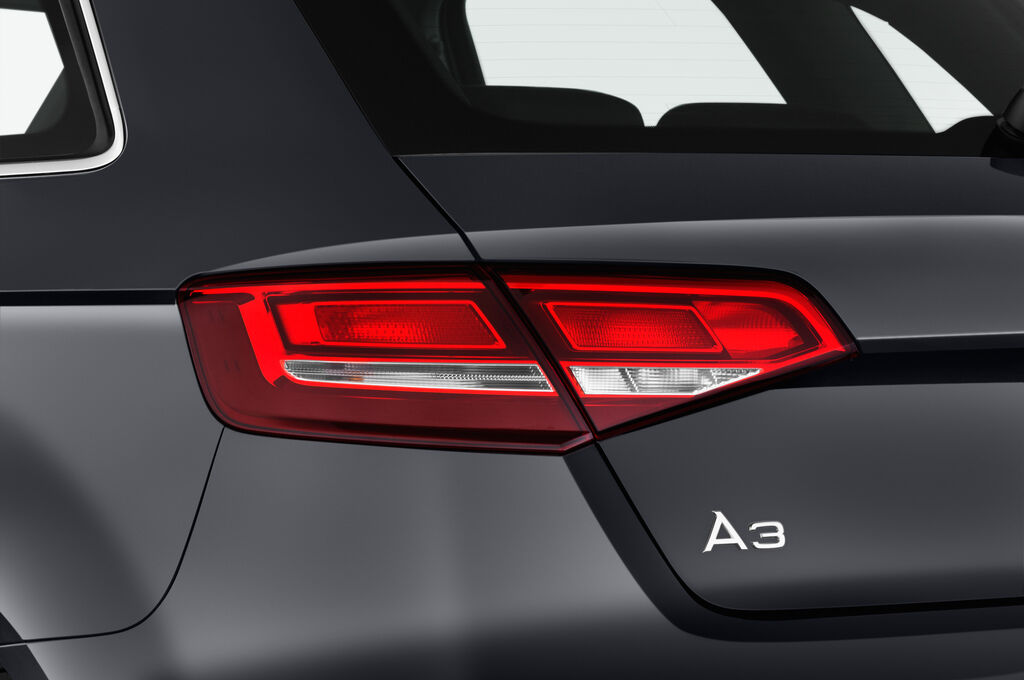 Audi A3 Sportback (Baujahr 2019) Sport 5 Türen Rücklicht