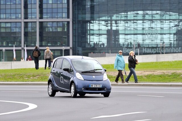 Peugeot-Angebot für E-Autokunden - Fahrstrecken-Analyse gegen Reichweiten-Angst