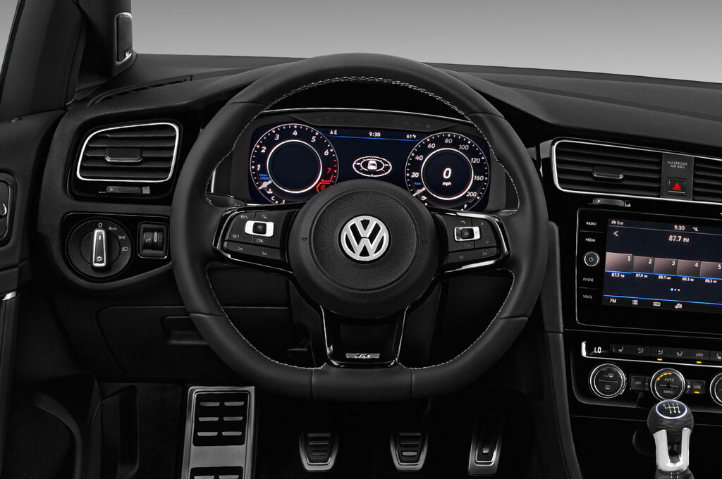 Volkswagen Golf (Baujahr 2018) R 5 Türen Lenkrad