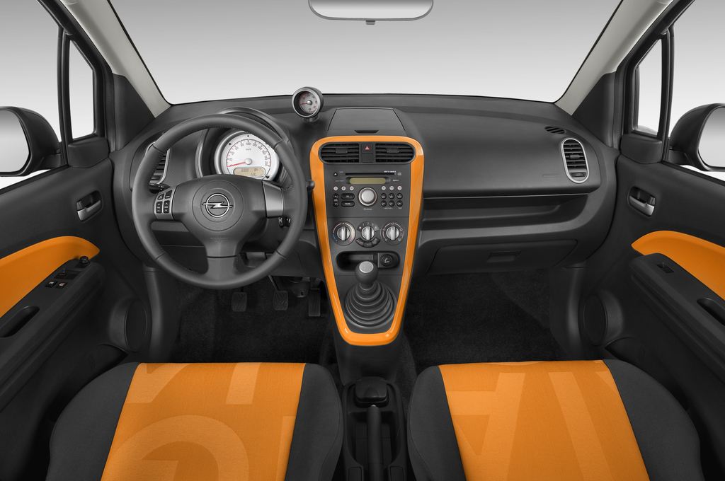 Opel Agila (Baujahr 2011) Edition 5 Türen Cockpit und Innenraum