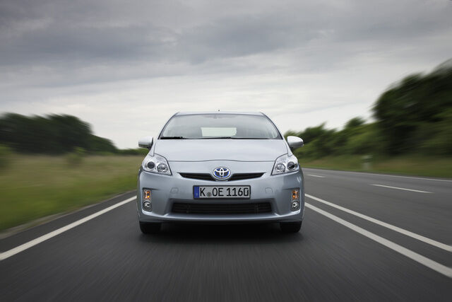 Toyota Prius Alpha - Neue Hybridvariante mit mehr Platz