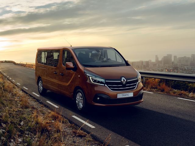 Renault liftet Trafic und Master - Neuer Look und effizientere Antriebe