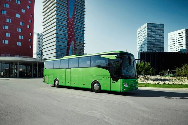Daimler-Busse mit Fußgängererkennung  - Groß achtet auf Klein 